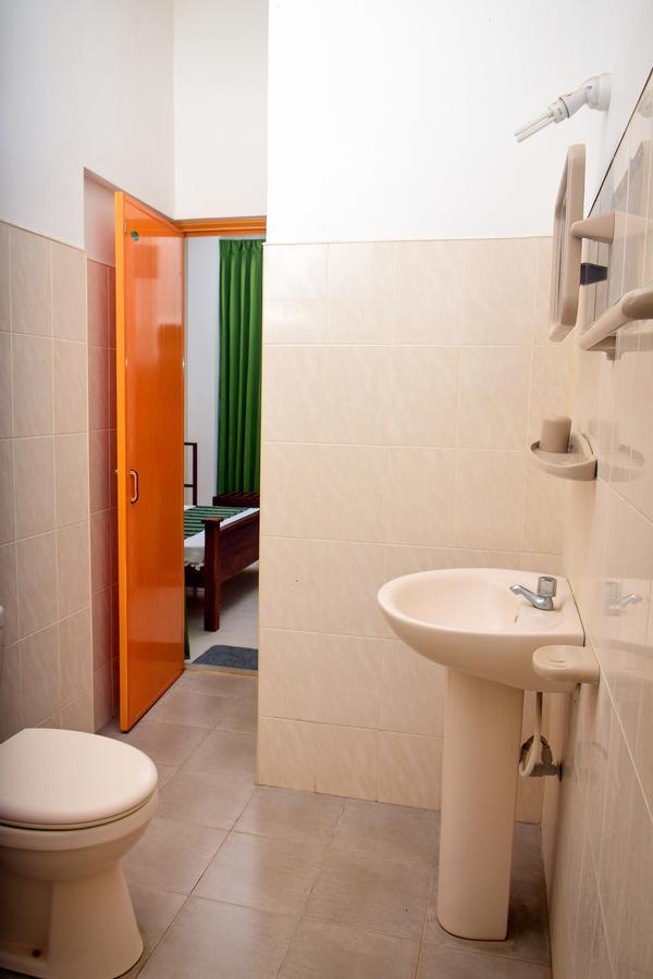 Vishmee Holiday Inn Embilipitiya Exterior foto