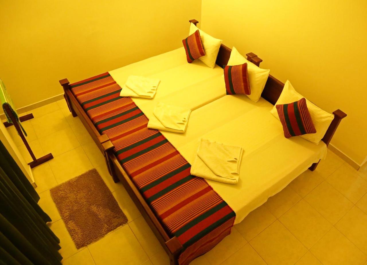 Vishmee Holiday Inn Embilipitiya Exterior foto