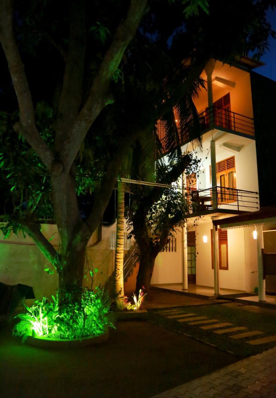 Vishmee Holiday Inn Embilipitiya Exterior foto