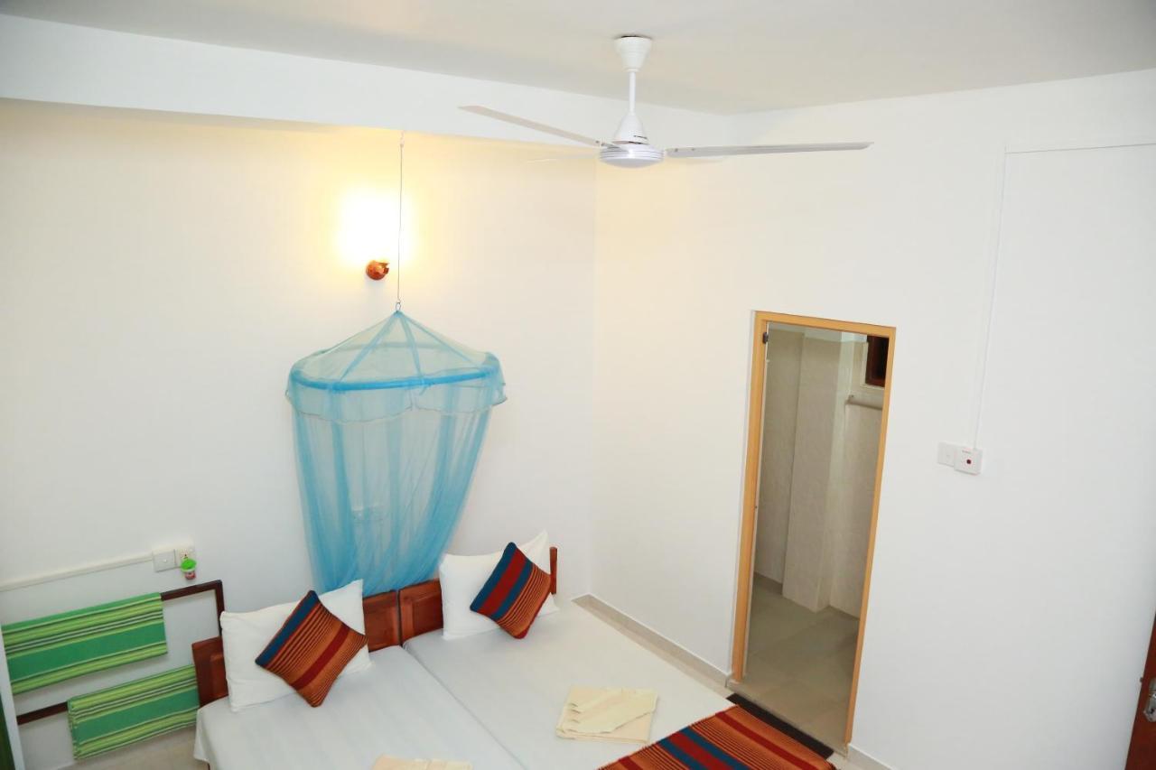Vishmee Holiday Inn Embilipitiya Exterior foto